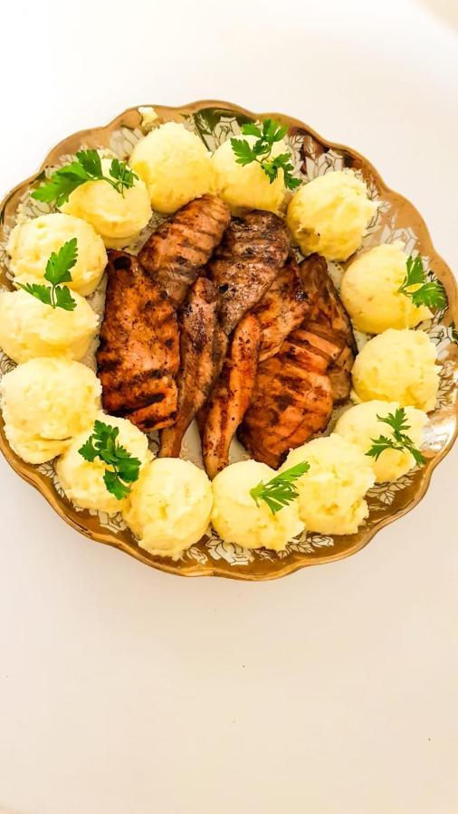 Vila Karina Teşila Esterno foto